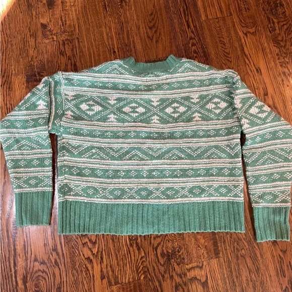 American Eagle crewneck sweaters, size XS. - Picture 5 of 10